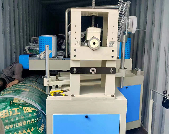 Indonesian container loading